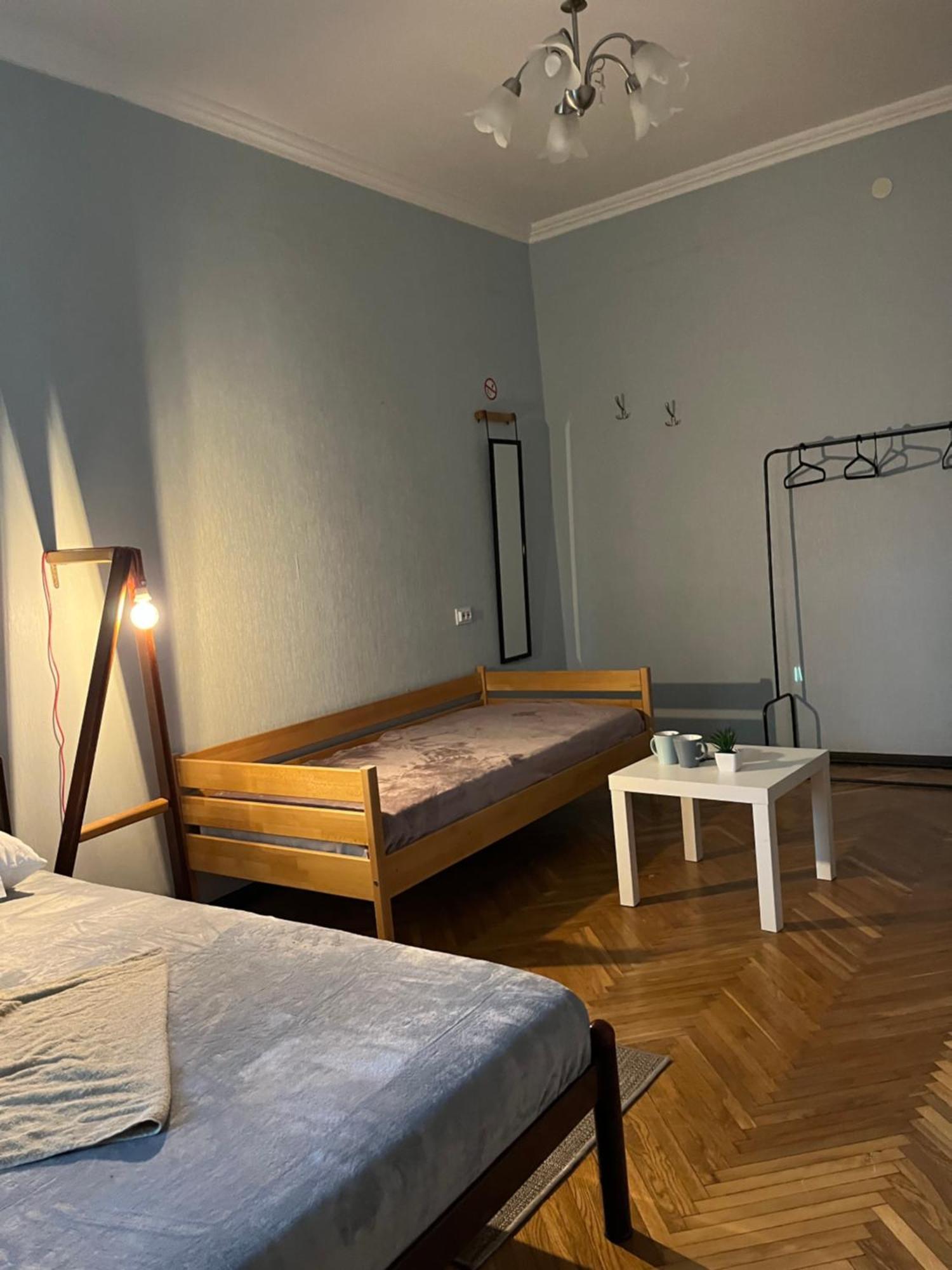 Ararat-Klovskaya Hostel-Apartments Kiev Exterior photo