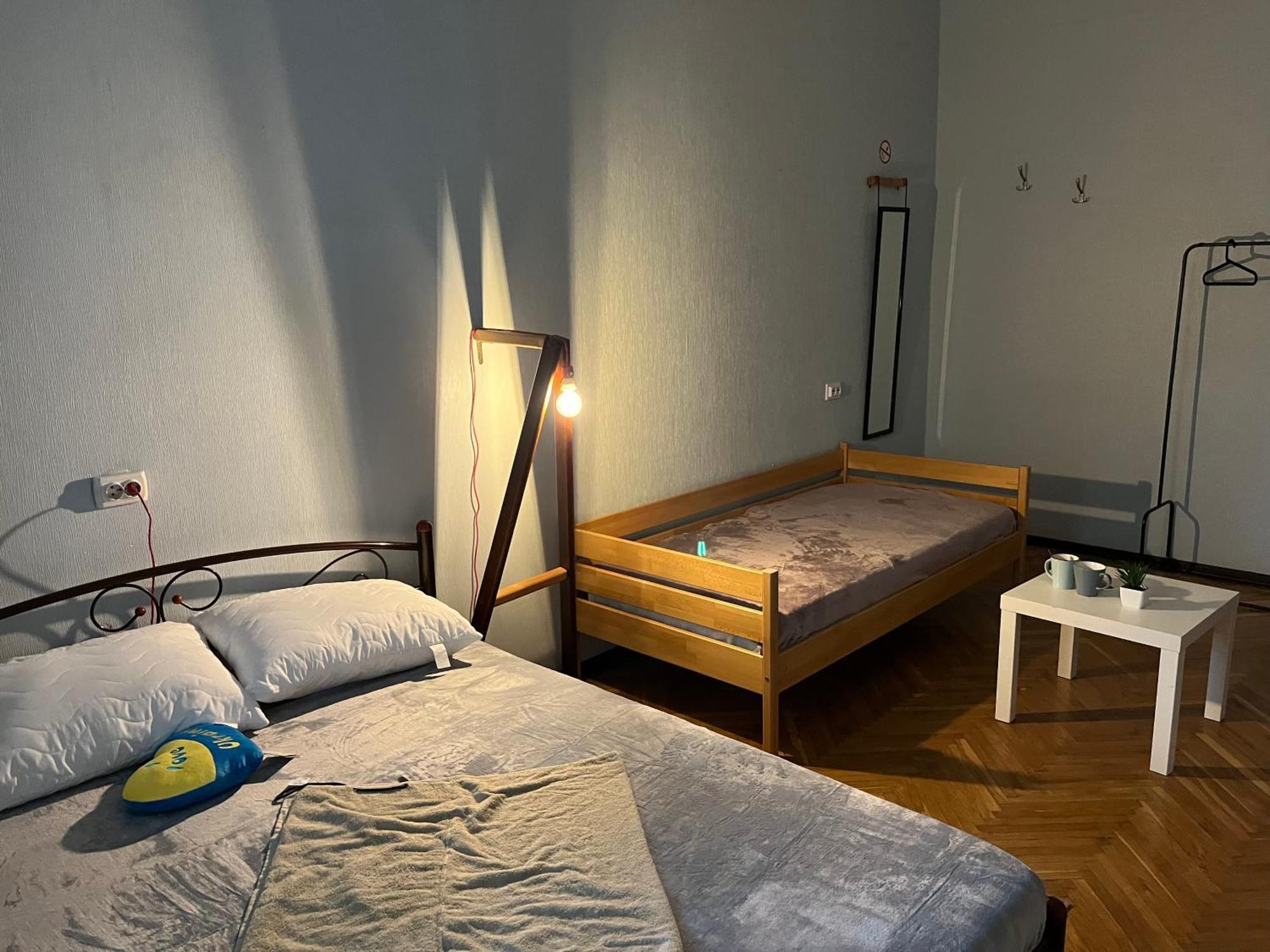 Ararat-Klovskaya Hostel-Apartments Kiev Exterior photo
