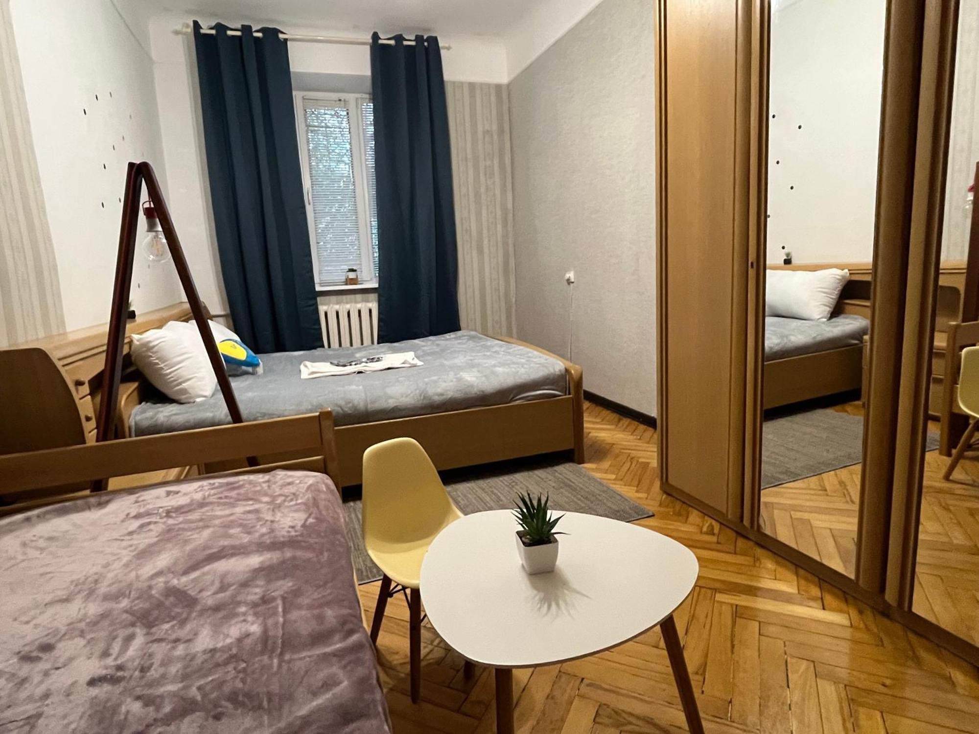 Ararat-Klovskaya Hostel-Apartments Kiev Exterior photo