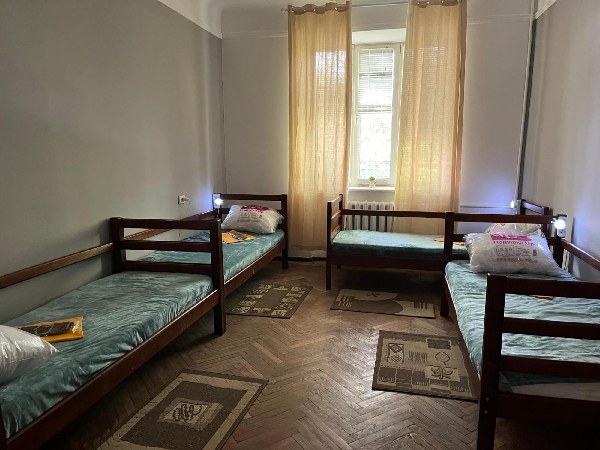 Ararat-Klovskaya Hostel-Apartments Kiev Exterior photo